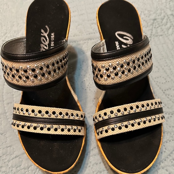 Onex Women's Wedge Heel Sandal Size 6 - Picture 1 of 6